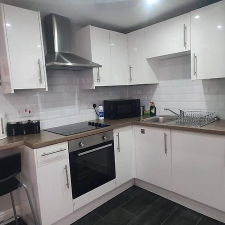 1 Bedroom Flat, Sleeps Up To 5Ppl, City Center Cardiff Exterior foto