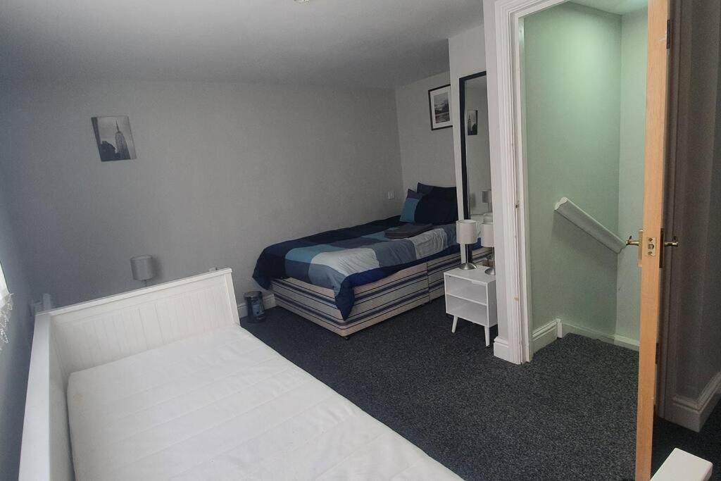 1 Bedroom Flat, Sleeps Up To 5Ppl, City Center Cardiff Exterior foto